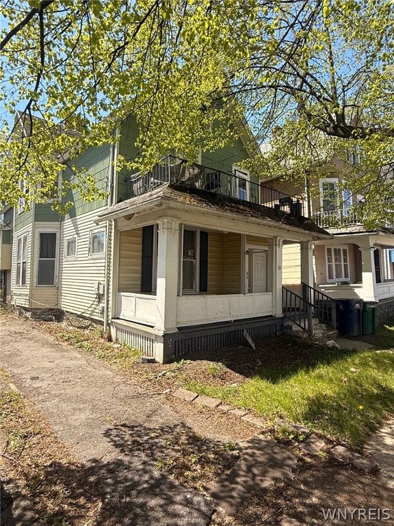 17 East Oakwood Place S, Buffalo, NY 14214