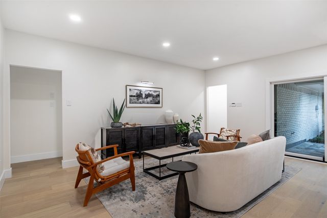 10564 Cox Lane, Dallas, TX 75229