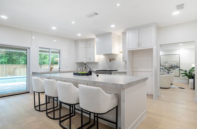 10564 Cox Lane, Dallas, TX 75229