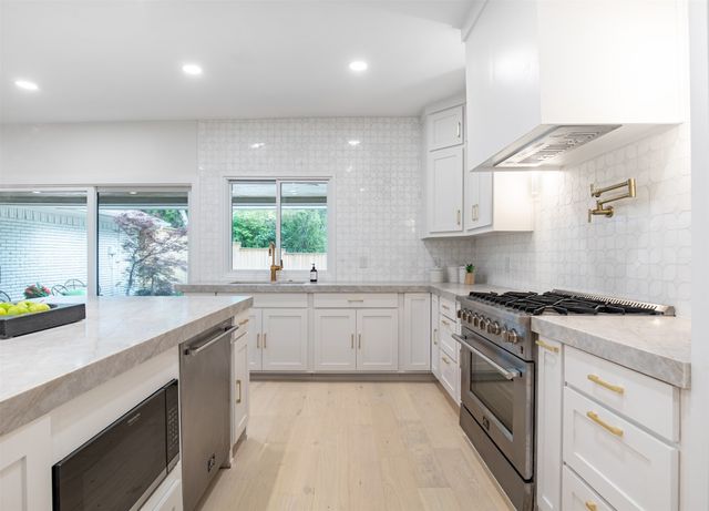 10564 Cox Lane, Dallas, TX 75229