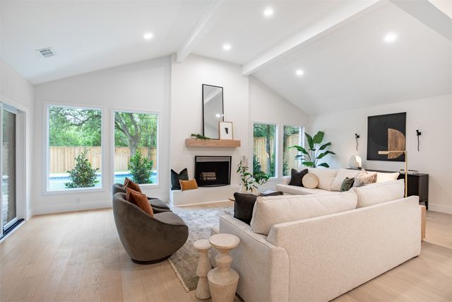 10564 Cox Lane, Dallas, TX 75229