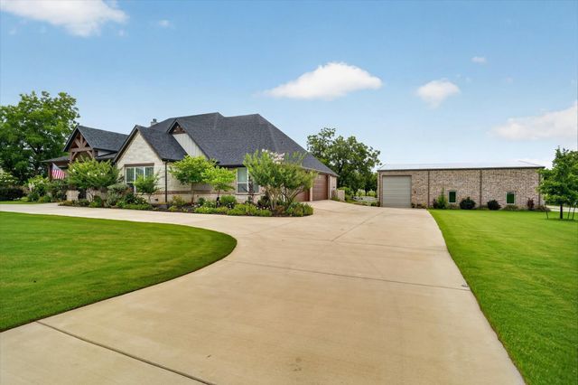 9403 King Air Drive, Granbury, TX 76049