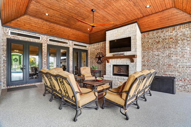 9403 King Air Drive, Granbury, TX 76049