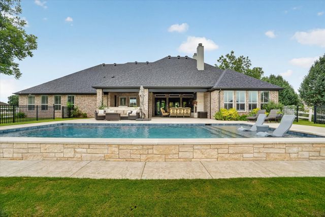 9403 King Air Drive, Granbury, TX 76049