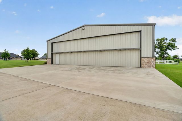 9403 King Air Drive, Granbury, TX 76049
