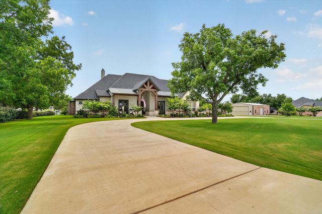 9403 King Air Drive, Granbury, TX 76049