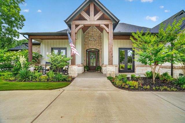 9403 King Air Drive, Granbury, TX 76049