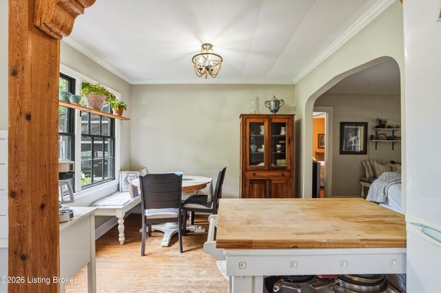 119 N Hubbards Ln, Louisville, KY 40207