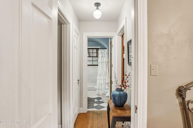 119 N Hubbards Ln, Louisville, KY 40207