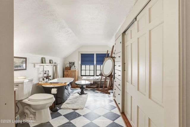 119 N Hubbards Ln, Louisville, KY 40207
