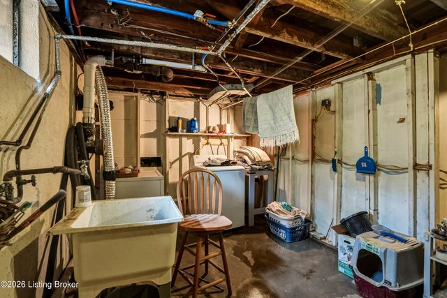 119 N Hubbards Ln, Louisville, KY 40207