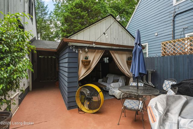 119 N Hubbards Ln, Louisville, KY 40207