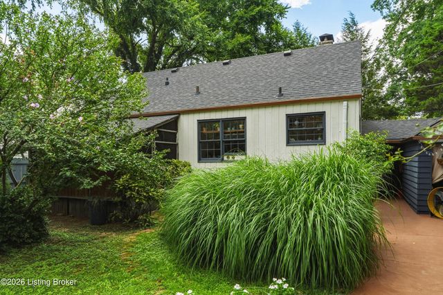 119 N Hubbards Ln, Louisville, KY 40207