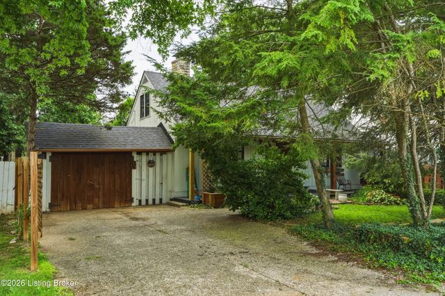 119 N Hubbards Ln, Louisville, KY 40207