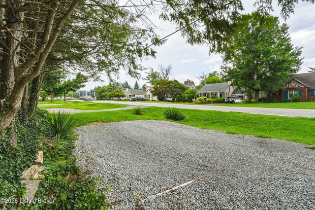 119 N Hubbards Ln, Louisville, KY 40207