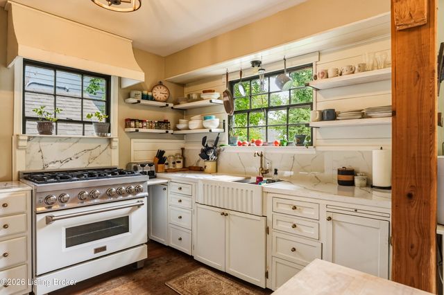 119 N Hubbards Ln, Louisville, KY 40207