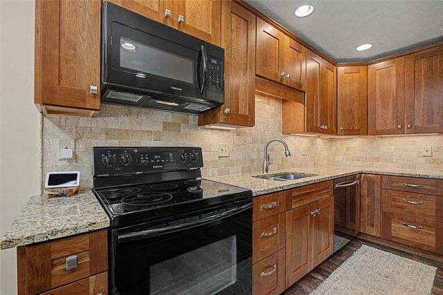 1381 Hickoryview Court, Washington Twp, OH 45458