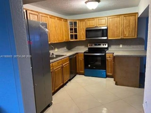 1540 E 8th Ct, Hialeah, FL 33010