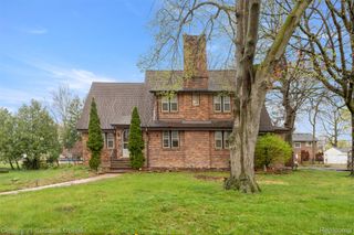 9045 Riverdale St, Redford Charter Township, MI 48239