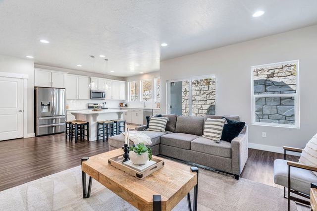 2136 W NORTHRIDGE DR, Lehi, UT 84048