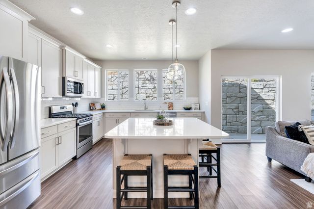 2136 W NORTHRIDGE DR, Lehi, UT 84048