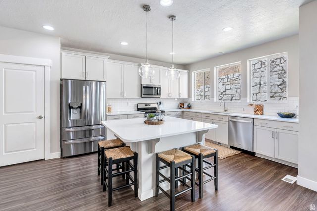 2136 W NORTHRIDGE DR, Lehi, UT 84048