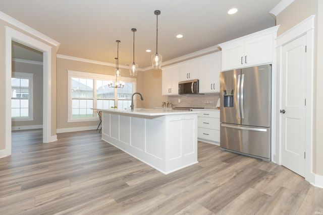 7065 Ironwood Circle B, Newburgh, IN 47630