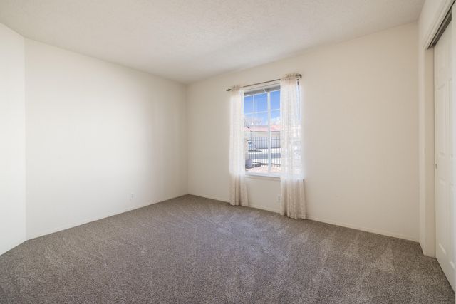 570 Eastlake Drive SE, Rio Rancho, NM 87124