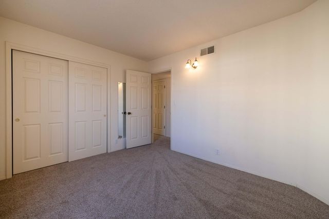 570 Eastlake Drive SE, Rio Rancho, NM 87124