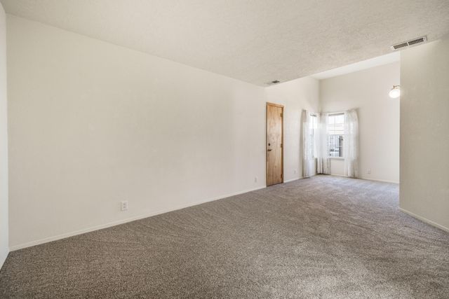 570 Eastlake Drive SE, Rio Rancho, NM 87124