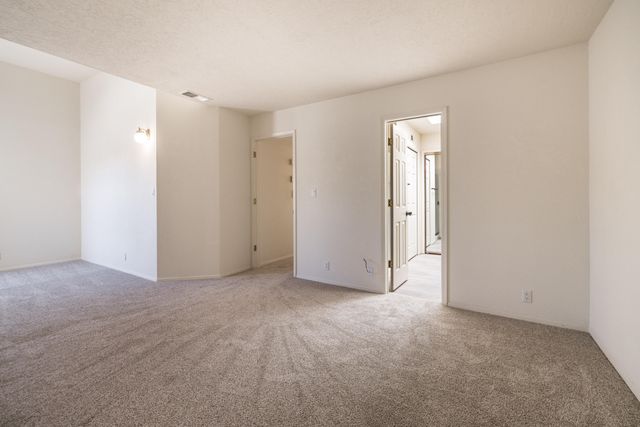 570 Eastlake Drive SE, Rio Rancho, NM 87124