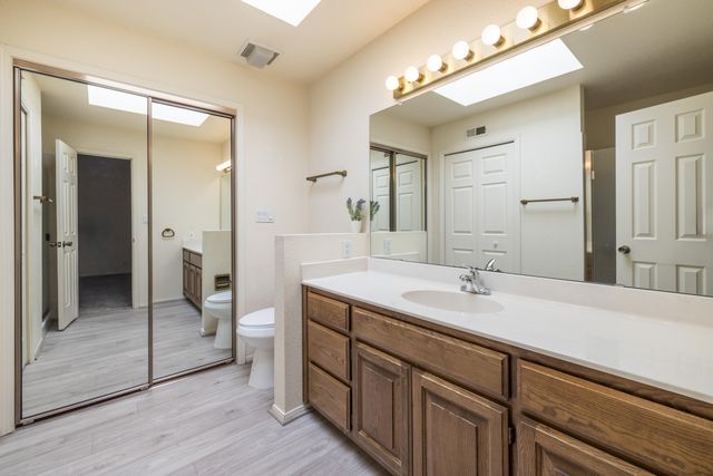 570 Eastlake Drive SE, Rio Rancho, NM 87124