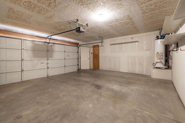 570 Eastlake Drive SE, Rio Rancho, NM 87124