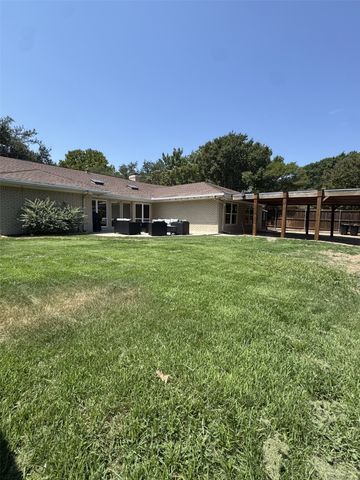 412 Ridgewood Drive, Richardson, TX 75080