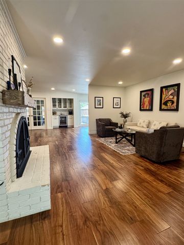412 Ridgewood Drive, Richardson, TX 75080