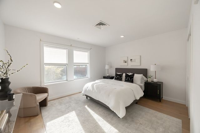 16 Boardman St 105, Boston, MA 02128