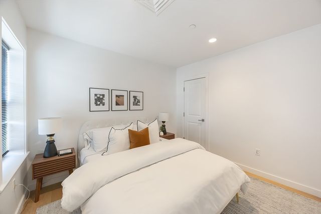 16 Boardman St 105, Boston, MA 02128