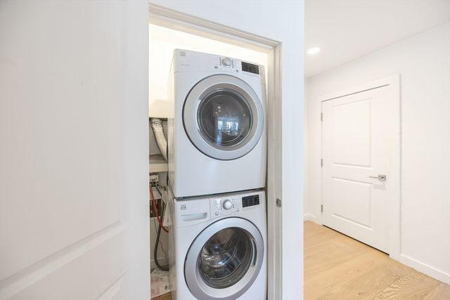 16 Boardman St 105, Boston, MA 02128
