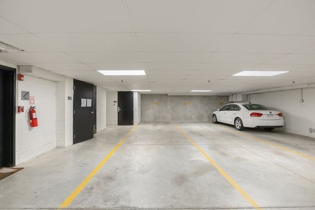 16 Boardman St 105, Boston, MA 02128