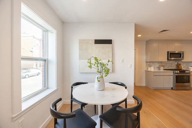 16 Boardman St 105, Boston, MA 02128