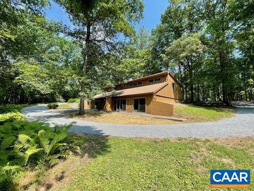4375 GILBERT STATION RD, Barboursville, VA 22923