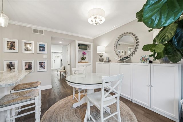 2415 Jamestown Mall 23, Houston, TX 77057