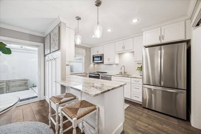 2415 Jamestown Mall 23, Houston, TX 77057