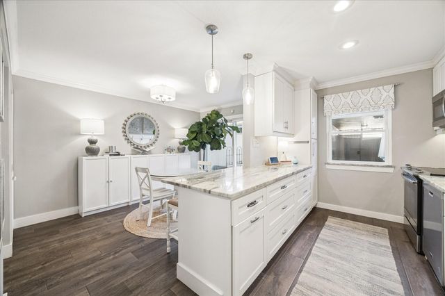 2415 Jamestown Mall 23, Houston, TX 77057