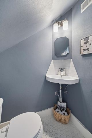 2415 Jamestown Mall 23, Houston, TX 77057