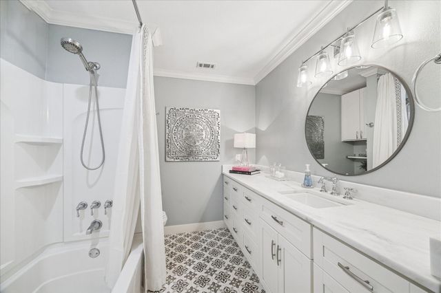 2415 Jamestown Mall 23, Houston, TX 77057