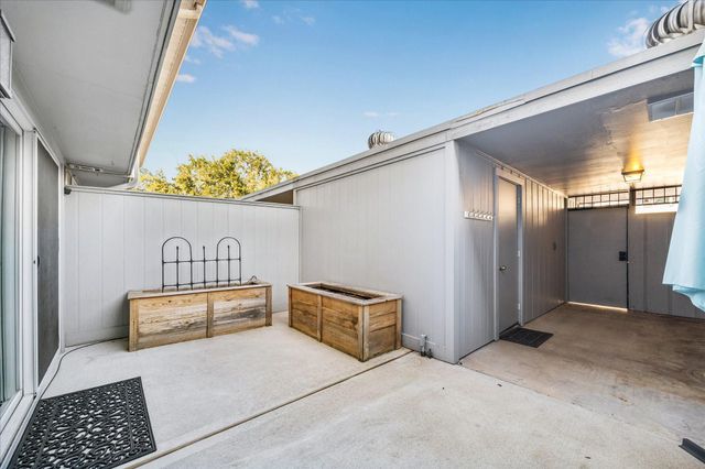 2415 Jamestown Mall 23, Houston, TX 77057