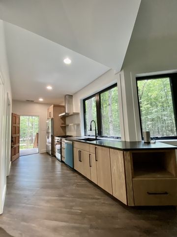 2451 Clifftops Ave, Monteagle, TN 37356