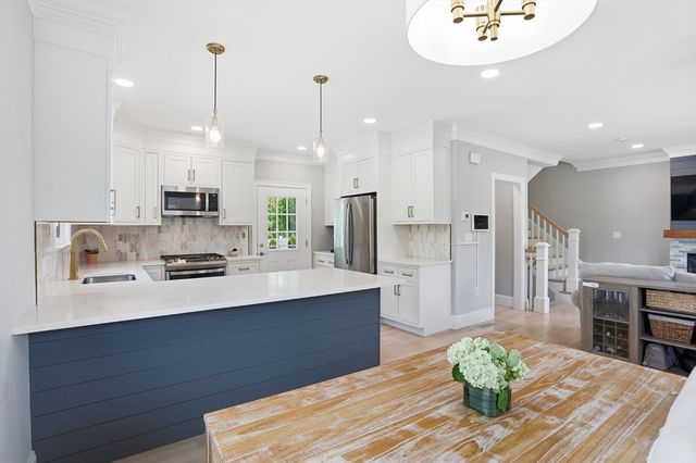 36 Neillian Street 36, Bedford, MA 01730