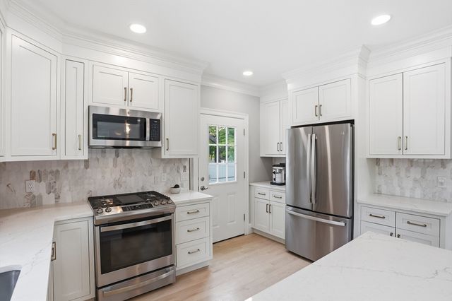 36 Neillian Street 36, Bedford, MA 01730